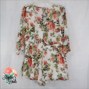 LOVE J Floral Print Romper NWT Size Medium